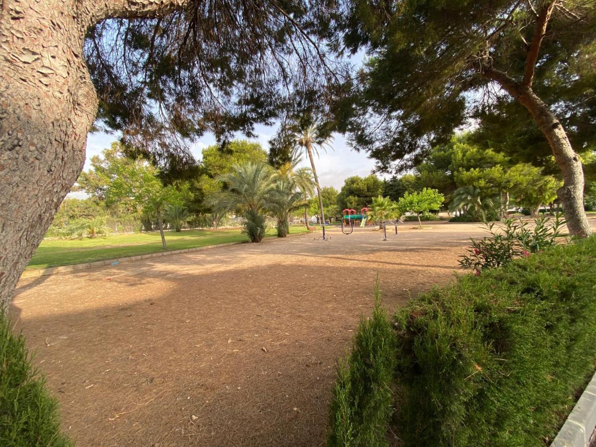 Costa 2-bedroom 1-bath Renovated Vacation On La Zenia Apartament Oriola